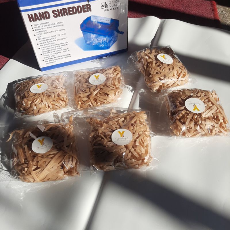 

Kertas Cacah / Kertas Serut / Kertas coklat / Kertas Hampers / Kertas Samson / Kertaa kado hampers / shredded paper