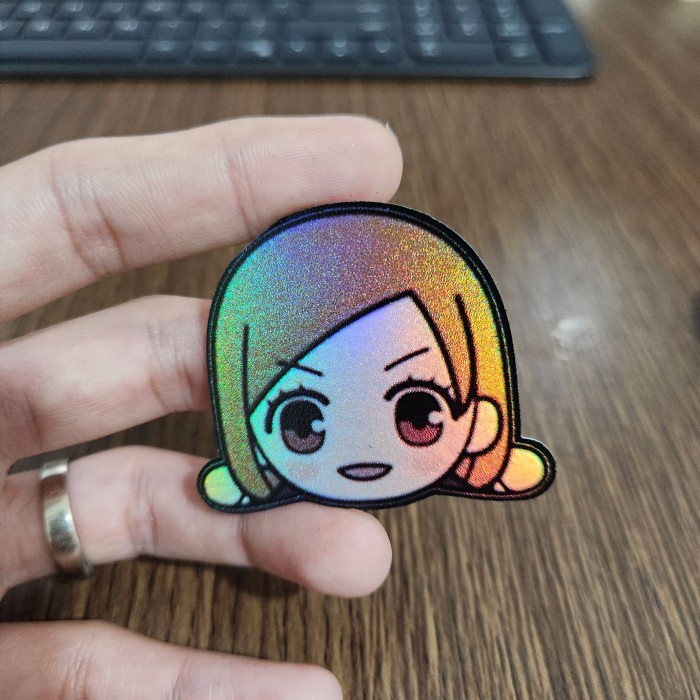 

Sticker Hologram Anime - PSH1856 - Jujutsu Kaisen - Nobara