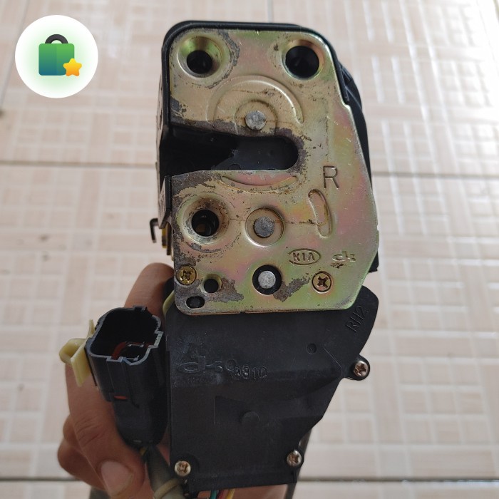 {Bekas} door lock doorlock dorlok carens 2 pintu kanan supir Diskon