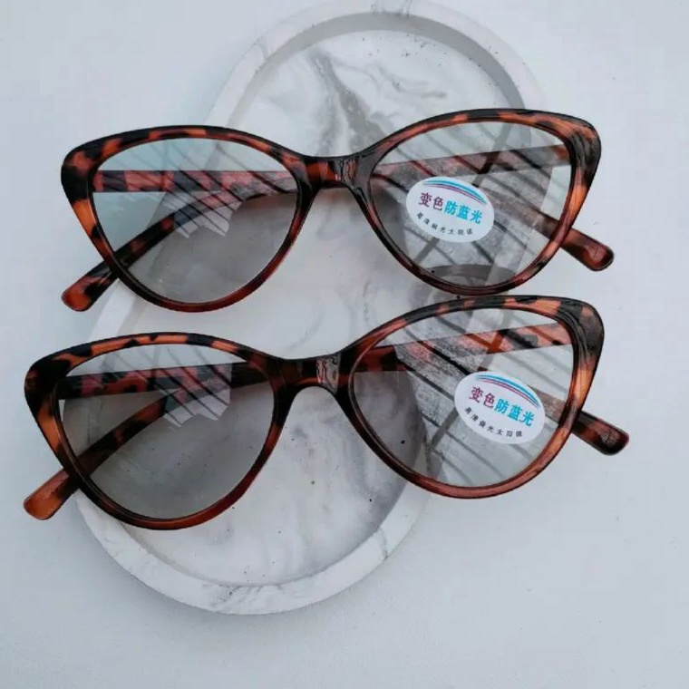 Free Ongkir/ ZAYKA== Kacamata Photocromic Cat Eye Antiradiasi Warna Hitam Dan Leopard