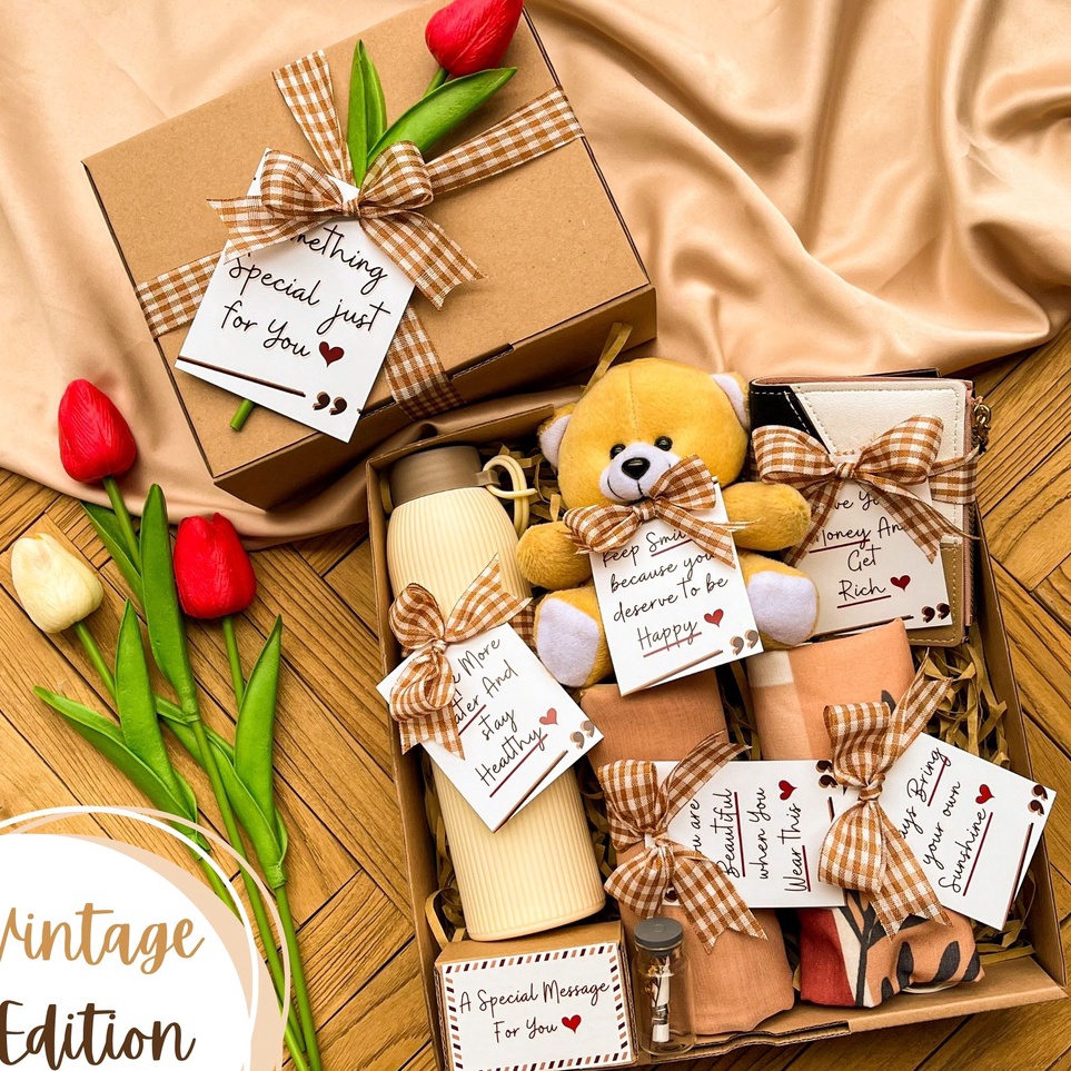 

♠ [VINTAGE] KADO ULANG TAHUN CEWEK WISUDA ANNIVERSARY | HAMPERS GIFT BOX SAHABAT CEWEK | KADO HAPPY BIRTHDAY KADO HAPPY GRADUATION | KADO PACAR CEWE