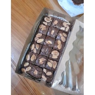 

Brownies Panggang Chill & Cu original 20 x 10 cm