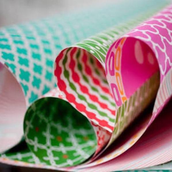 

Viral Bungkus Pesanan Dengan Kertas Kado