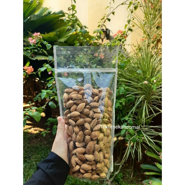 

Kacang Almond | tokomekahcomal