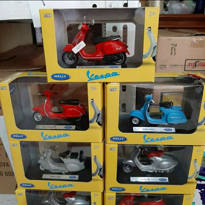 PROMO DIECAST MINIATUR MOTOR VESPA GTS 125 SKALA 1:18 WELLY TERMURAH