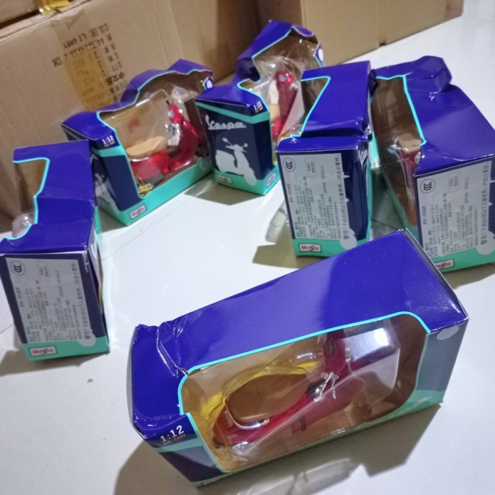 FLASH SALE DIECAST VESPA PRIMAVERA MINIATUR MOTOR JADUL KLASIK MAISTO 1:12 MURAH TERMURAH