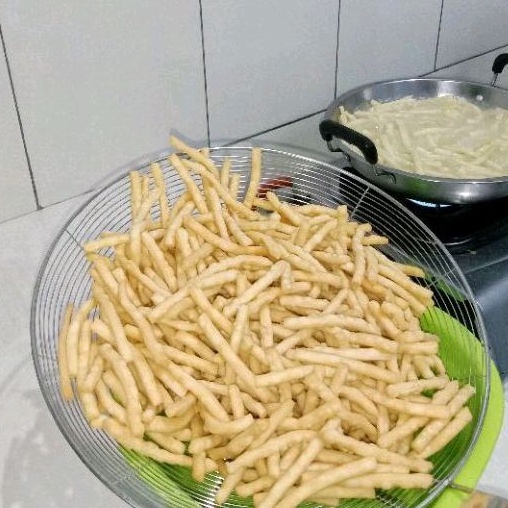 

stik bawang premium 1kg, renyah & gurih