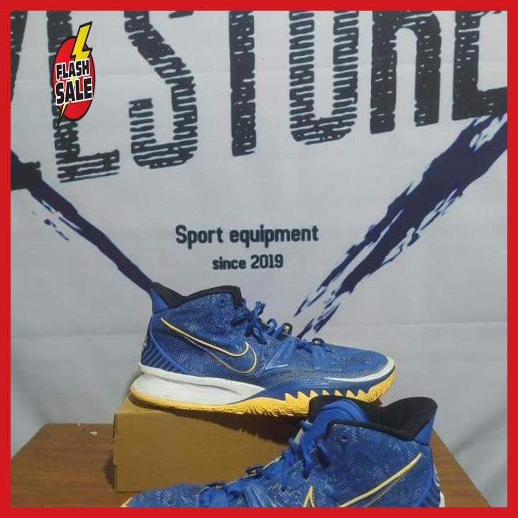 SEPATU VOLI/BASKET NIKE KYRIE SECOND ORIGINAL LIKE NEW SIZE 47,5 aviantibora