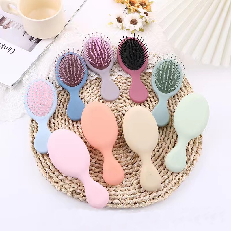 SISIR RAMBUT PIJAT ANAK BAYI BAHAN SILIKON BENTUK OVAL