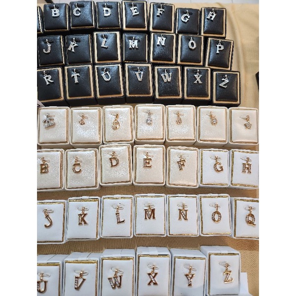 Solaris - Lionting / bandul / kalung abjad / huruf / inisial warna silver