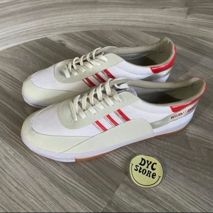 Sepatu Capung Kodachi Putih