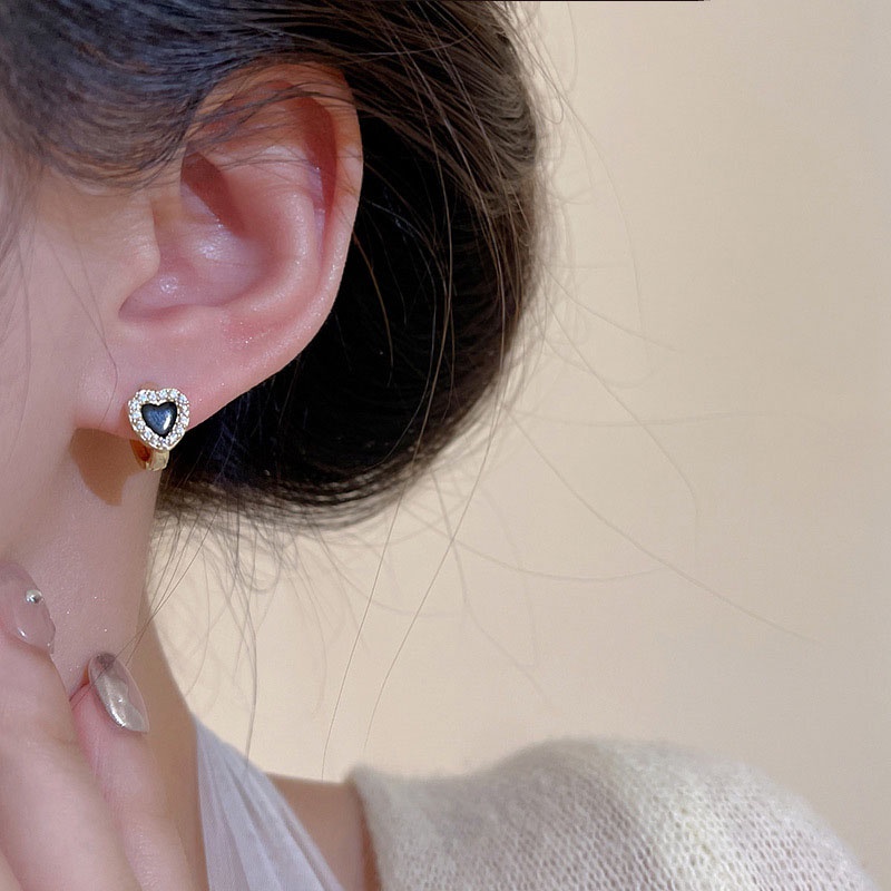 Gaya Baru Zirkon Anting Hati Mewah Fashion Wanita Stud Earrings