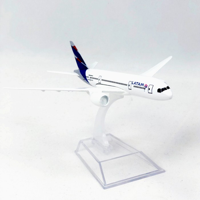 HOT SALE ZE182 MAINAN PESAWAT TERBANG LATAM AIRLINE B787 SOUTH AMERICA BOIENG 7 TERMURAH