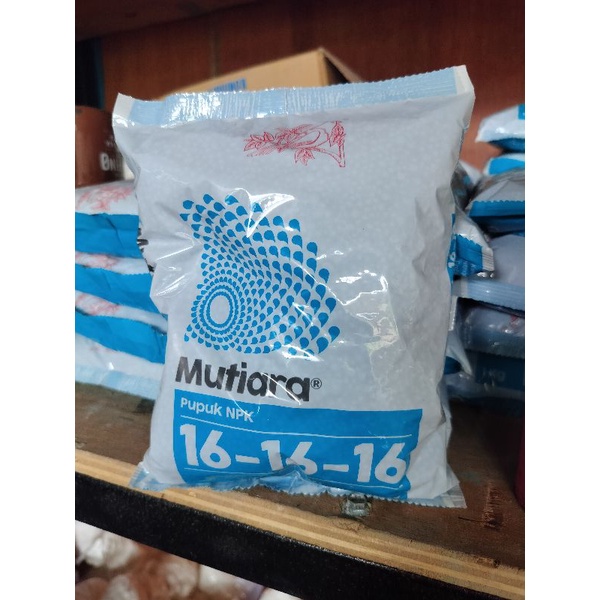 pupuk NPK mutiara 161616 1kg