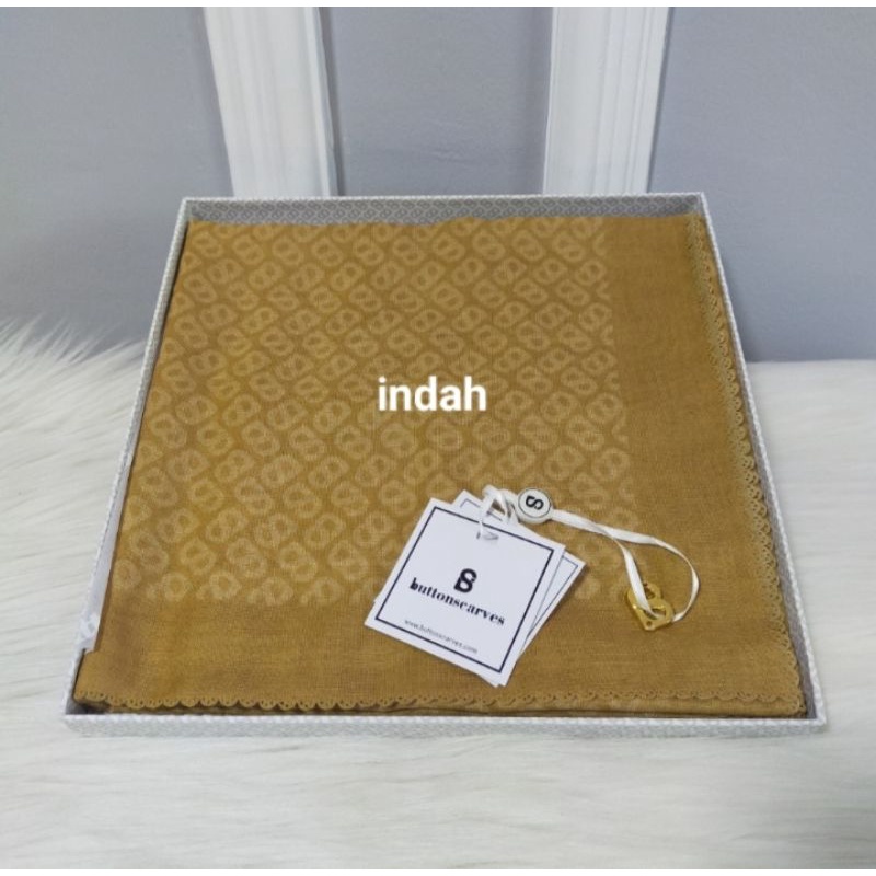 Tapis square canary buttonscarves