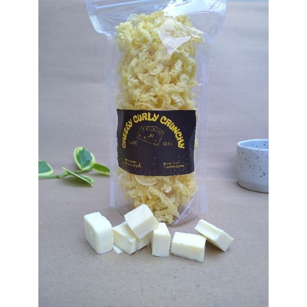 

Stick Keju Regina Cheesy Curly Crunchy
