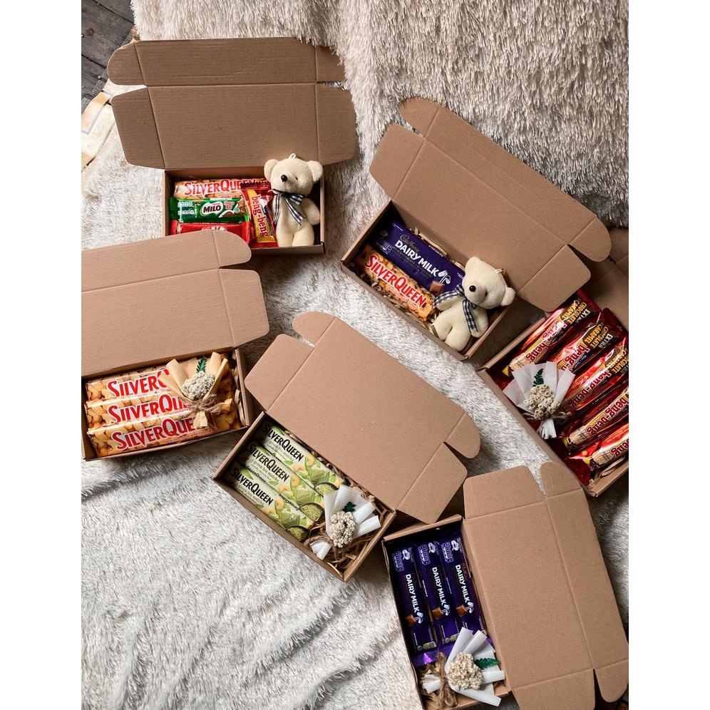 

Hadiah Ulang Tahun Cewek Cowok/Kado Ulang Tahun Cewek Cowok/Kado Wisuda/Hampers Coklat Valentine/Kado Anniversary Promo Best Seller!