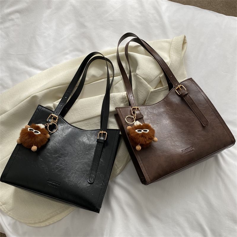 Sera musim semi dan musim panas retro tas berkapasitas besar 2023 tas wanita baru populer tas bahu komuter net red hot style tote bag