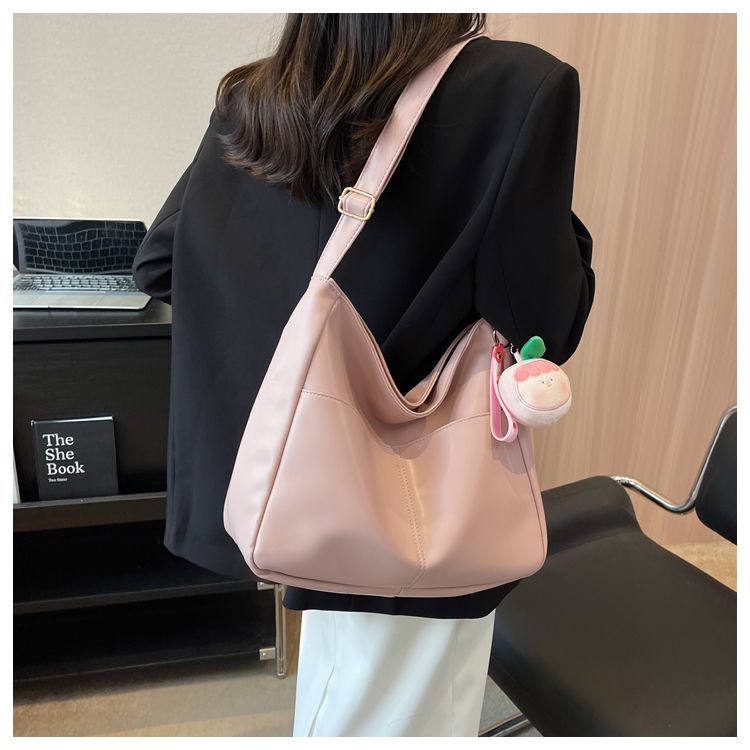 Sera Commuter Kapasitas Besar Tas Wanita 2023 Warna Solid Baru All-Match Tote Bag Desain Sederhana Selera Niche Tas Bahu