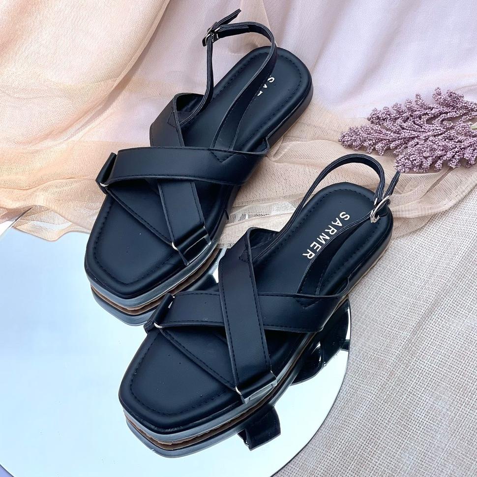 "SGR.21Ap23e" QANIA FLAT SPON BLACK