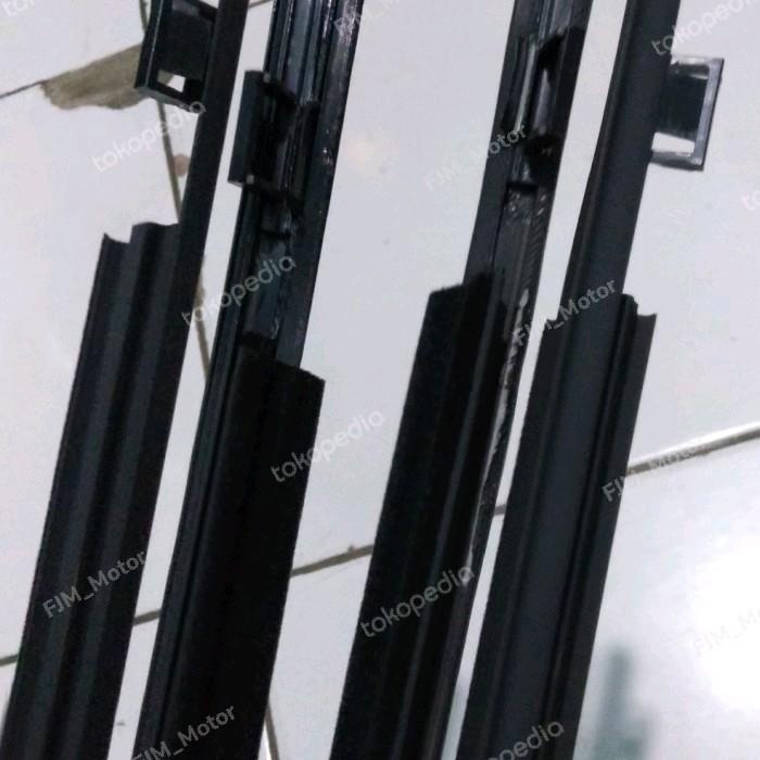 Terlaris Pelipit Kaca Avanza Lama 2004/2011