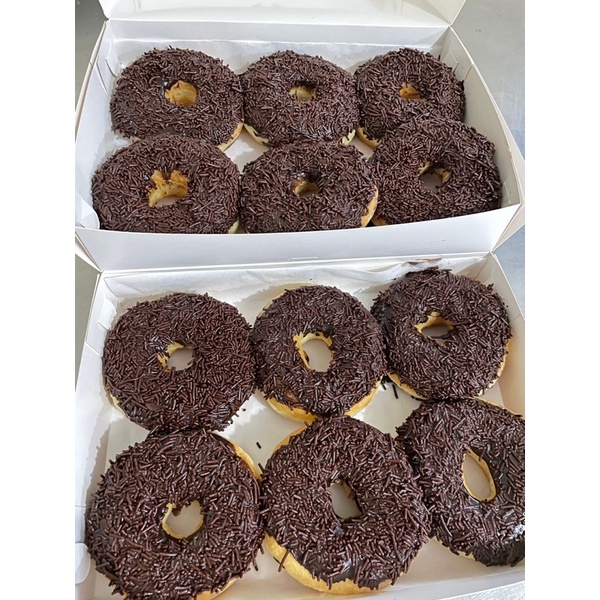 

Donat Toping Meses