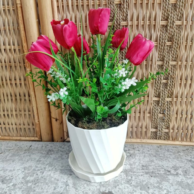 Bunga tulip plastik bunga hias artificial pot sudut dekorasi rumah