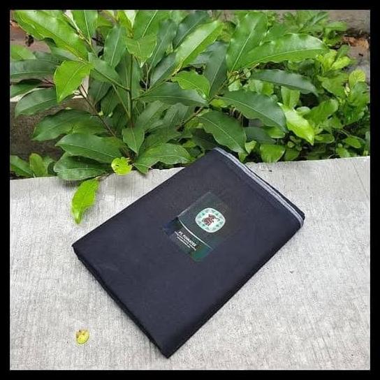 Sarung Gajah duduk Polos Hitam