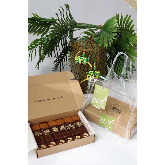 

FUDGE BROWNIES RAMADHAN HAMPERS - 25x17 cm (medium)