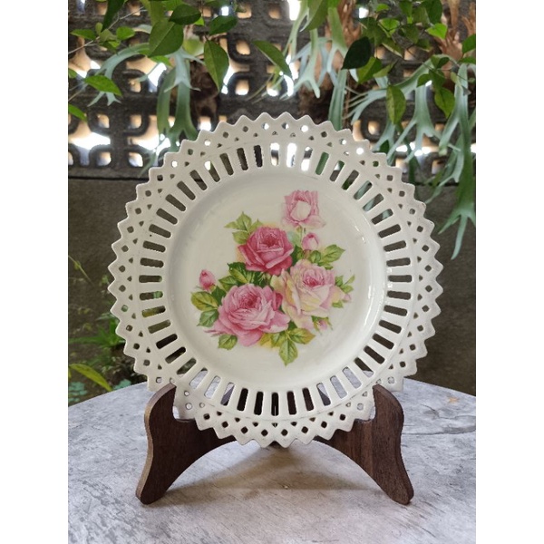 piring kerawang keramik bunga mawar