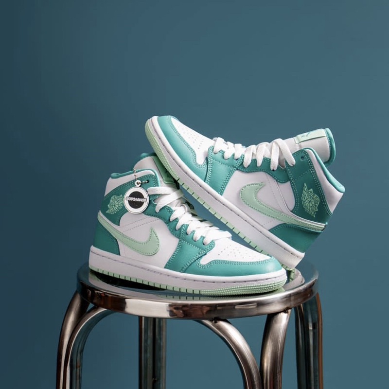 Air Jordan 1 Mid Washed Teal