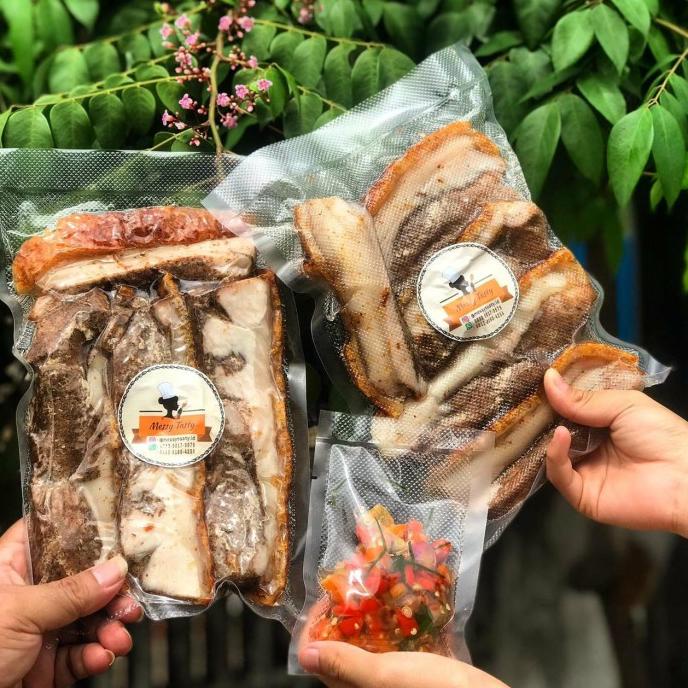 

Promo 1KG BABI PANGGANG GARING SPESIAL HOMEMADE / CRISPY PORK BELLY VACUUM