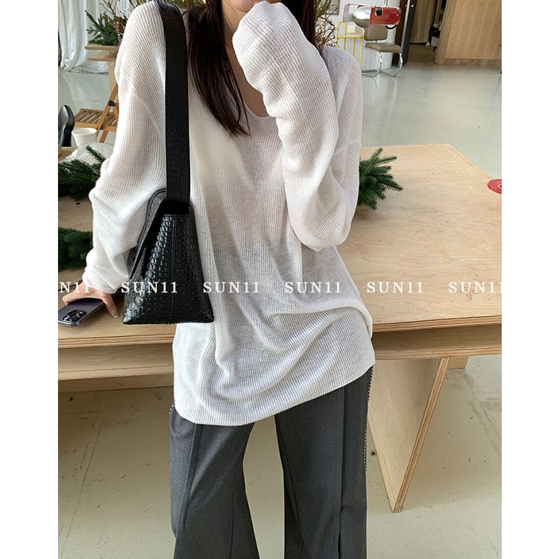 Red Keinginan murni angin V-neck lengan panjang top wanita musim semi dan musim panas baru putih mikro-transparan rasa desain ceruk longgar rajutan tabir surya kemeja