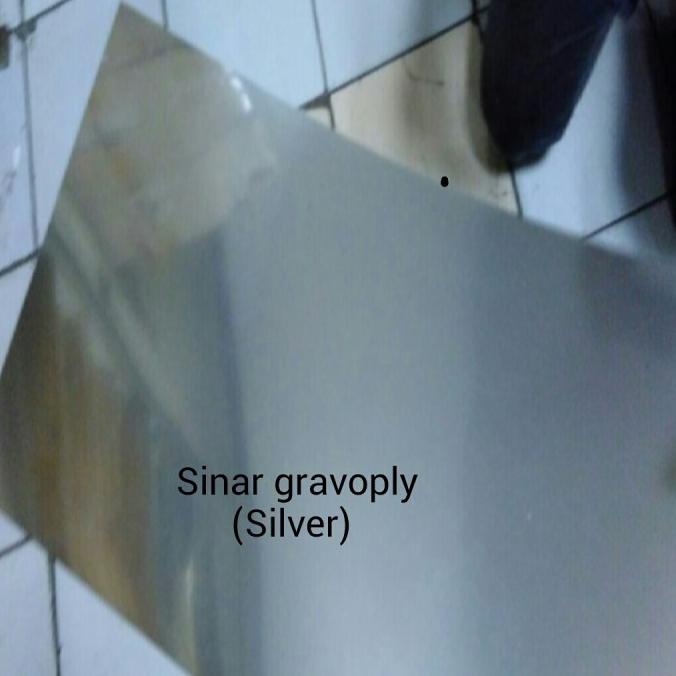 

gravoply silver teks hitam bahan gravir nametag dll 60x120 tebal 1.5ml