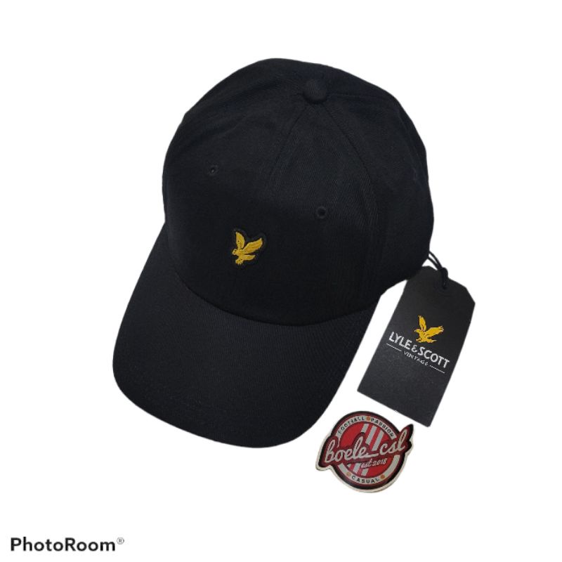 Caps Lyle and Scott Black