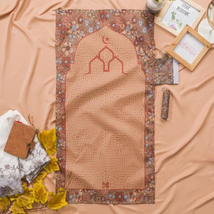 Dyah Suminar - Sajadah Genggam Traveling MURI Motif