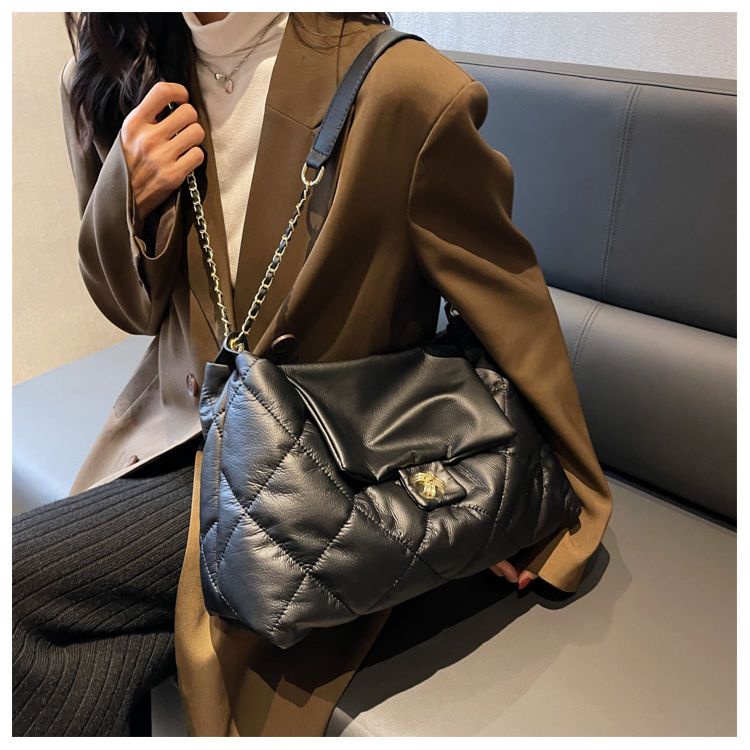 ✹♕Sera  2022 High-End Tote Bag Niche Messenger Tas Kelas Atas Amerika Kapasitas Besar Musim Gugur dan Musim Dingin Tas Bahu