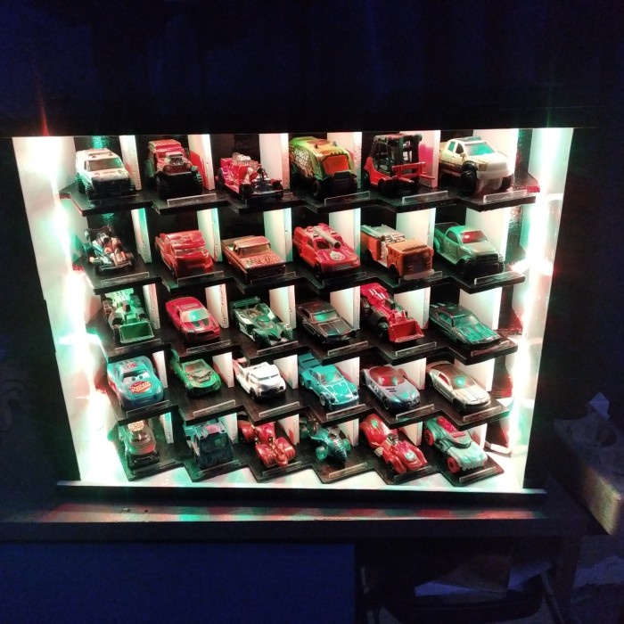 Diskon Spesial Rak Hotwheels Serong Lampu Led 30Slot Terbaru