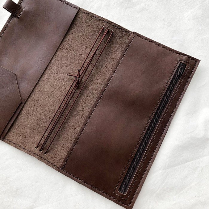 

TERMURAH Zipper Leather myntydori (Traveler's Notebook/Journal) /BUKU TULIS SEKOLAH/BUKU TULIS