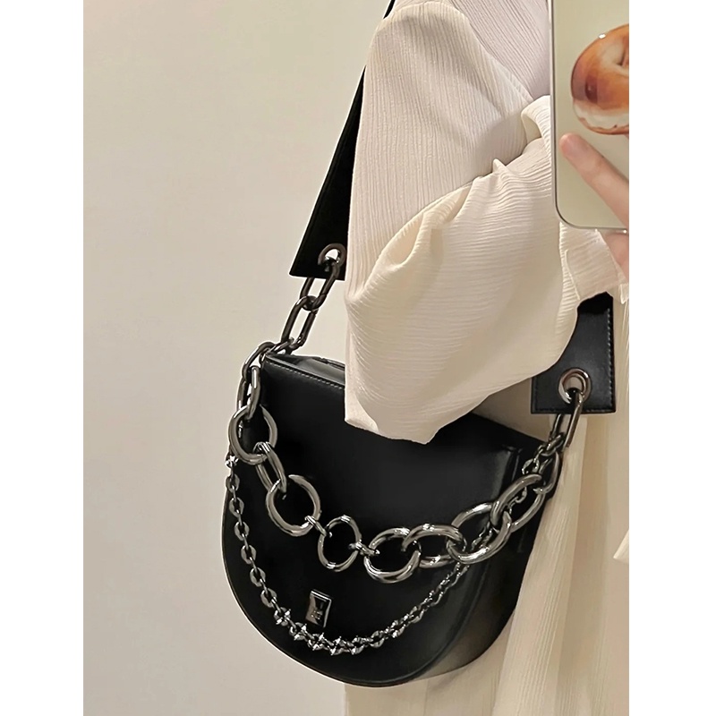 Red Tas sadel setengah lingkaran perempuan 2022 tas rantai ketiak gadis keren manis baru ins tas selempang high-end ceruk