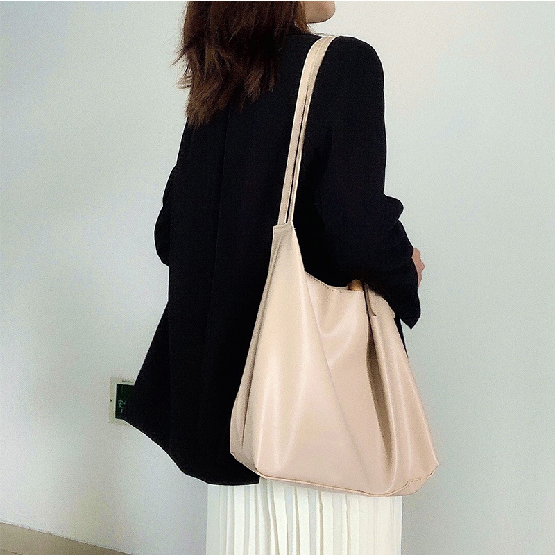 Red Tas wanita berkapasitas besar tas kelas mahasiswa tas tote 2022 baru trendi all-match tas bahu tunggal tas ember portabel