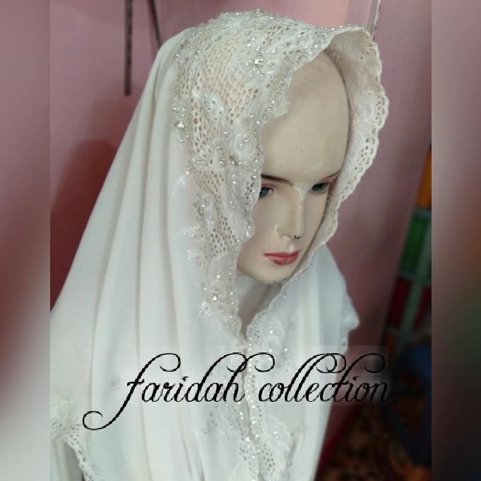 Kerudung Yenny Wahid Payet swarosky