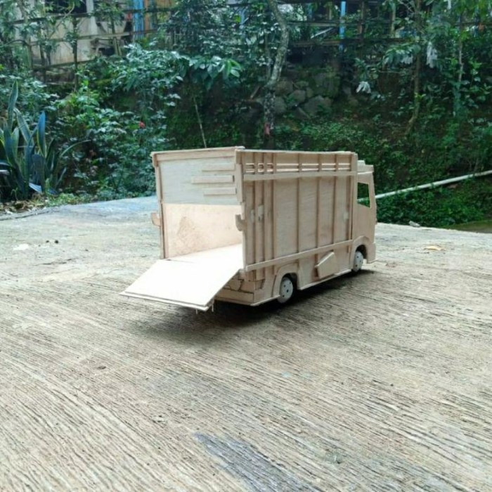 Diskon Spesial Miniatur Truk Oleng Mentah Pintu Belakang Bisa Di Buka Terlaris