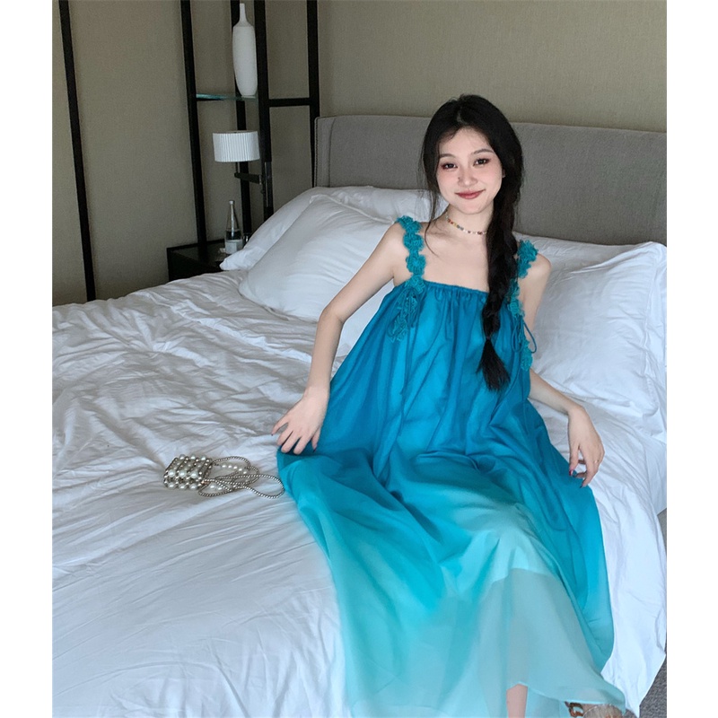 Red dreesFrench Gradient Suspender Dress Seaside Vacation Chiffon Dress Wanita Temperamen Musim Panas Rok Longgar