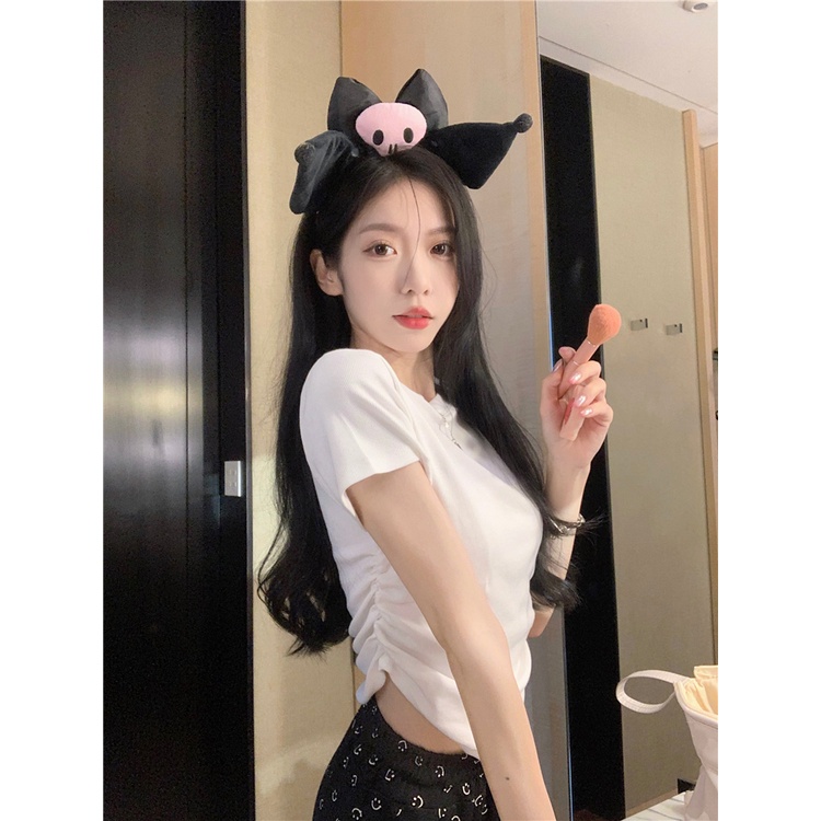 Red Gadis mewah mengenakan bahu depan T-shirt lengan pendek perempuan rasa desain niche lipit bottoming kemeja musim panas slim slim in top