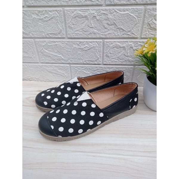 SEPATU KANVAS/SEPATU WANITA FLAT/SLIP ON MOTIF KOREA