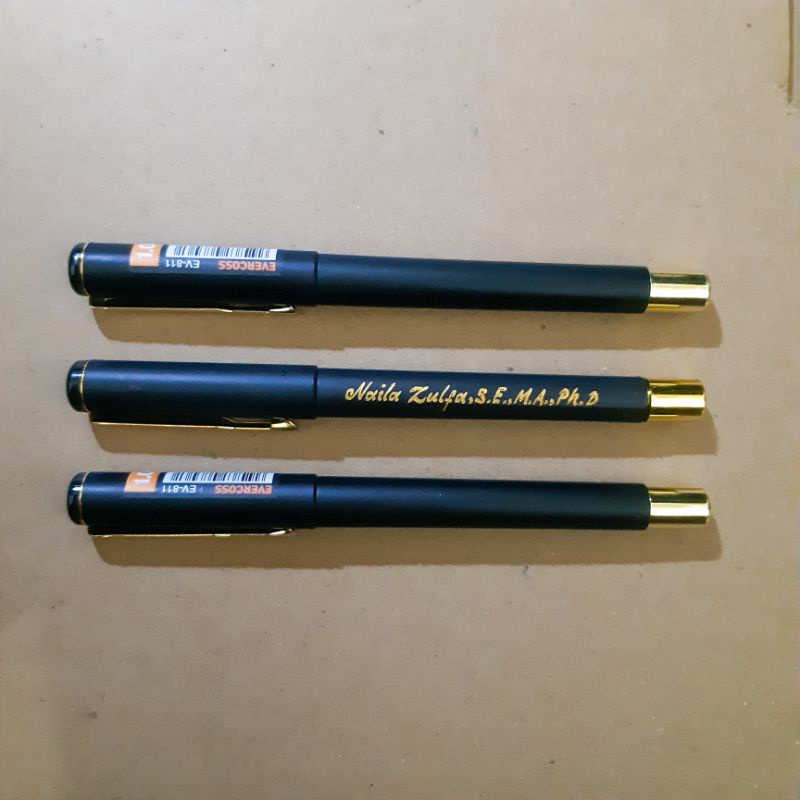 

GROSIR !! Pulpen Ukir Tipe Gel BlackGold 1.0mm untuk pembelian 100pcs