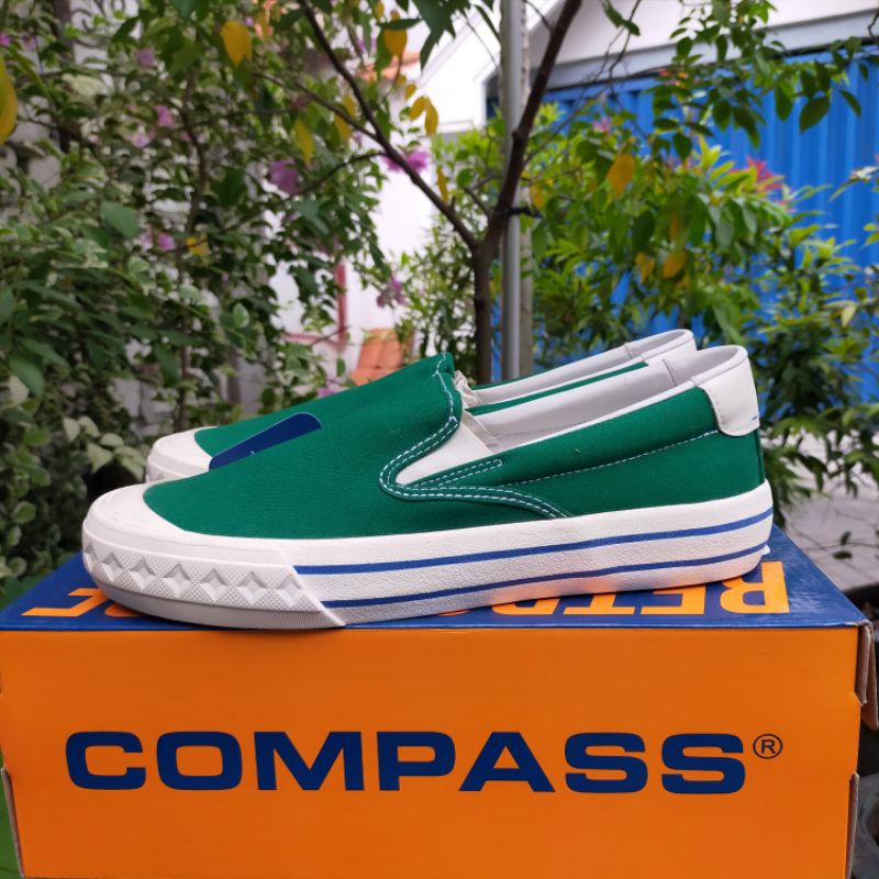 Sepatu Compass Retrograde Slip on Green