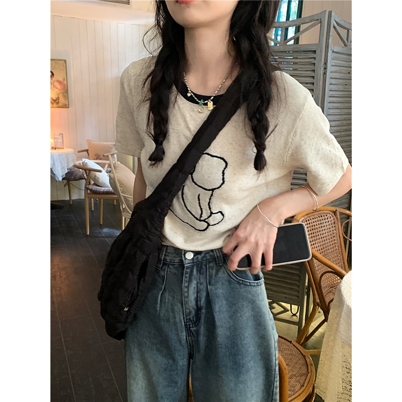 Red Versi Korea dari warna kontras leher bulat kasual all-match lengan pendek T-shirt wanita musim semi 2023 atasan temperamen longgar dan tipis baru