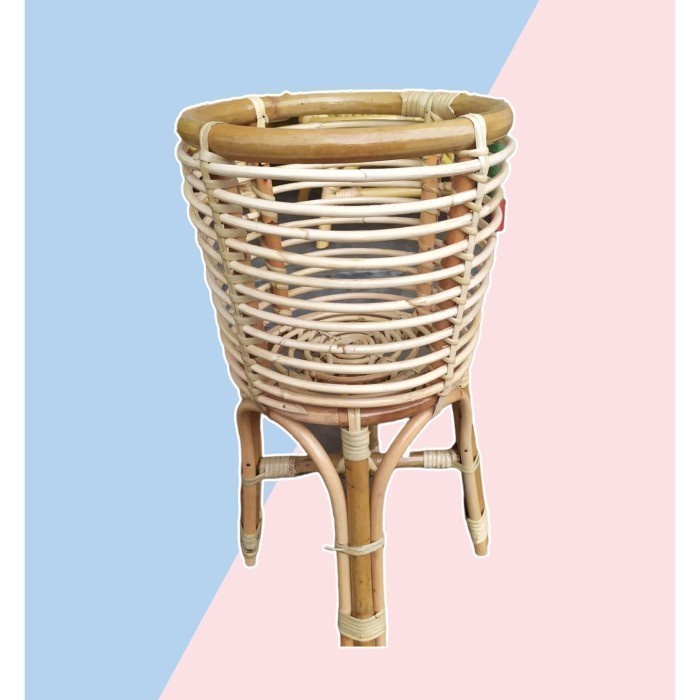 Standing Pot Tanaman Bahan Rotan / Keranjang Pot Rotan -Tinggi 50 Cm